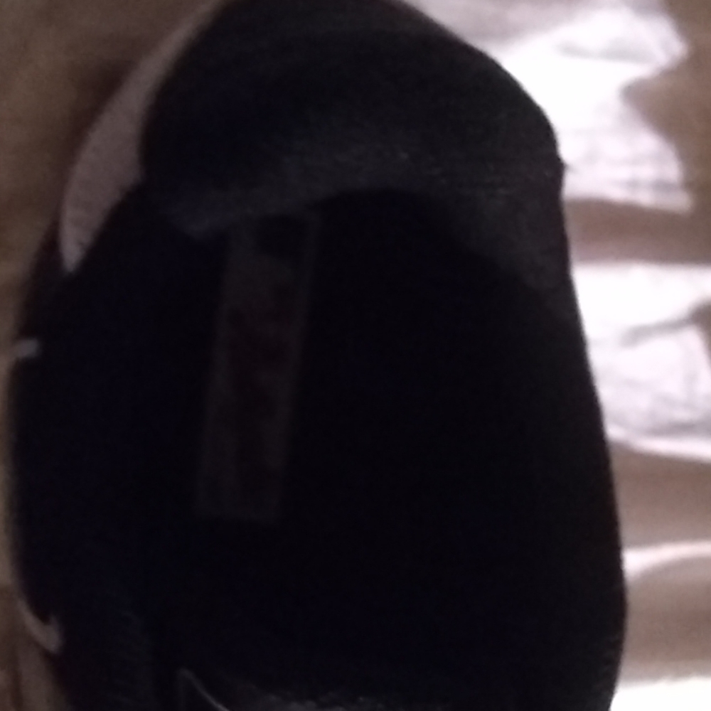 Baseball/ tee-ball cleats - Picture 3 of 4